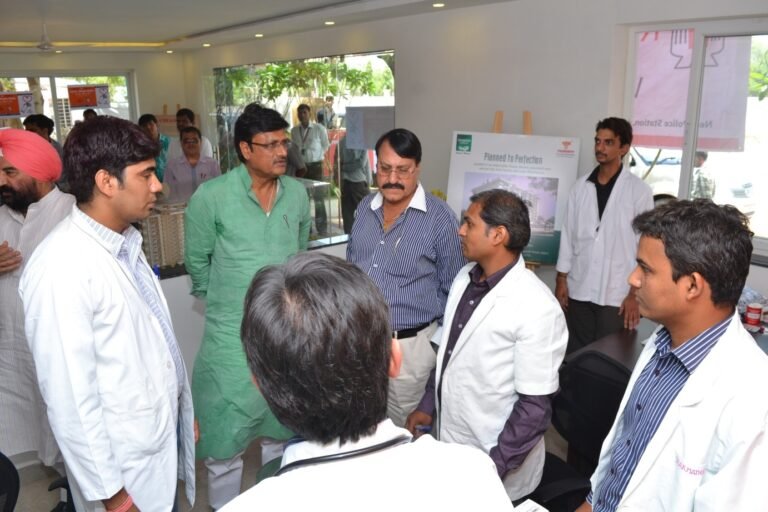 The Rajasthan Medical & Health Minister, Shri Rajendra Singh Rathore taken around the free medical check-up camp on 9th July 1